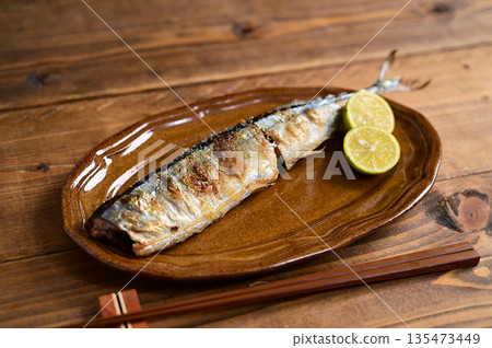 Grilled salted sword fish 135473449