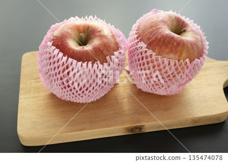 蘋果公司淨市值 135474078