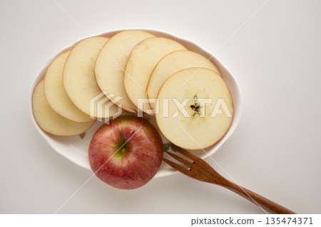 Star-cut apple Star-cut apple 135474371