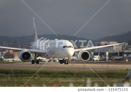 一架飛機 135475133