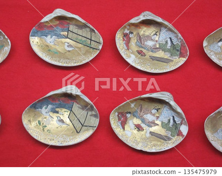 Shell Matching: Pictures drawn on clams 135475979
