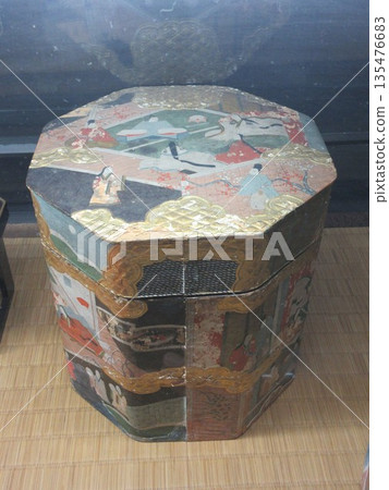 用於在貝殼配對遊戲中存放貝殼的容器 135476683