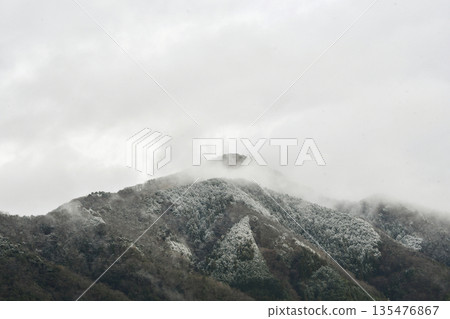 從若狹鐵道隼站眺望山 從若狹鐵道隼站眺望山 135476867