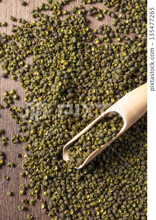 Spices: Sichuan peppercorns 135477265