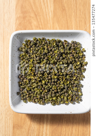Spices: Sichuan peppercorns Spices: Sichuan peppercorns 135477274