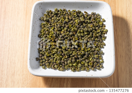 Spices: Sichuan peppercorns 135477276