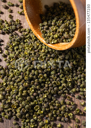 Spices: Sichuan peppercorns Spices: Sichuan peppercorns 135477280