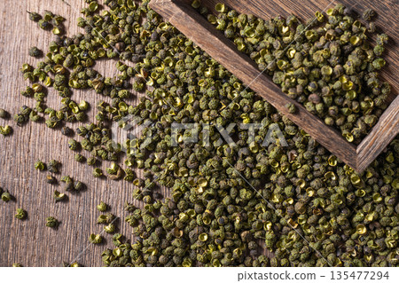Spices: Sichuan peppercorns 135477294
