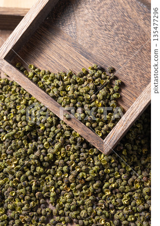Spices: Sichuan peppercorns 135477296