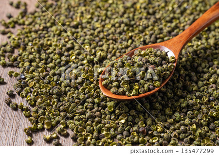 Spices: Sichuan peppercorns 135477299