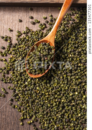 Spices: Sichuan peppercorns 135477301