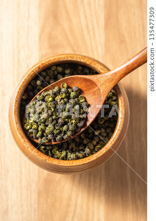 Spices: Sichuan peppercorns 135477309