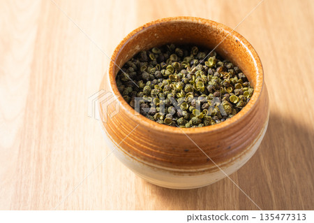 Spices: Sichuan peppercorns 135477313