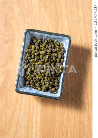 Spices: Sichuan peppercorns 135477337