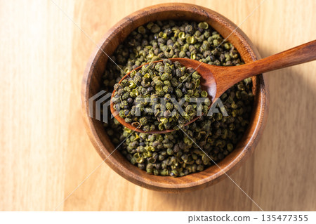 Spices: Sichuan peppercorns 135477355