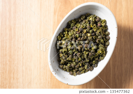 Spices: Sichuan peppercorns Spices: Sichuan peppercorns 135477362