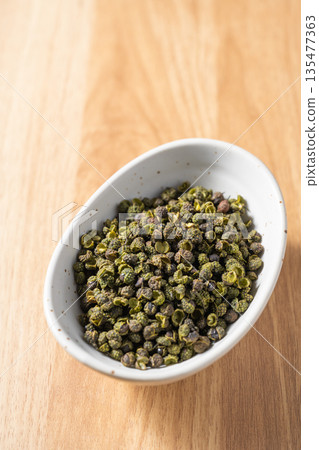 Spices: Sichuan peppercorns 135477363