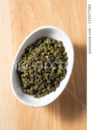 Spices: Sichuan peppercorns 135477364