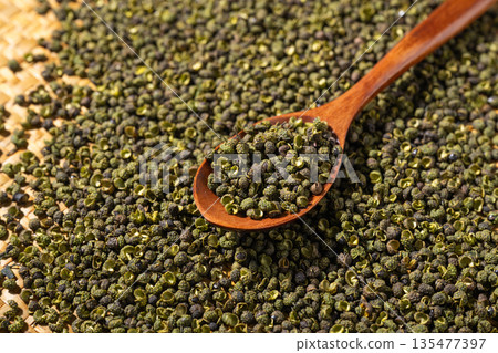 Spices: Sichuan peppercorns 135477397