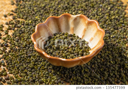 Spices: Sichuan peppercorns 135477399