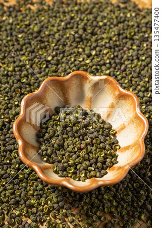 Spices: Sichuan peppercorns 135477400