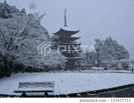 琉璃光寺五重塔的雪景 琉璃光寺五重塔的雪景 琉璃光寺五重塔的雪景 琉璃光寺五重塔的雪景 135477711