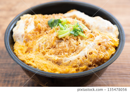 Delicious loin cutlet bowl lunch Delicious loin cutlet bowl lunch 135478056