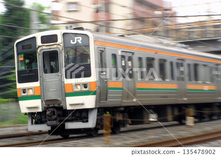 [JU] Takasaki Line 211 series train (provisional C formation with green cars installed) 135478902