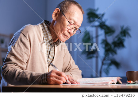 Senior man end-of-life planning Senior man end-of-life planning 135479230