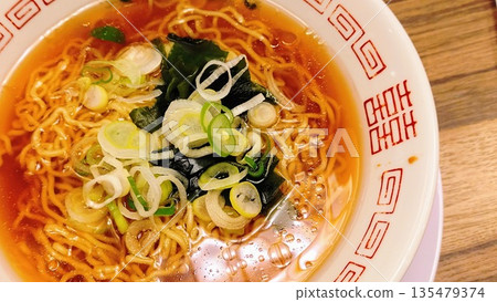 醬油拉麵 135479374