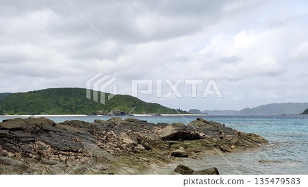 Coastal scenery of Agenashiki Island in Zamami Village, Okinawa Prefecture Coastal scenery of Agenashiki Island in Zamami Village, Okinawa Prefecture 135479583