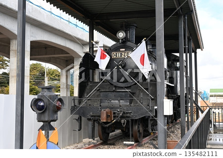 JR竹豐線半田站 - 保存良好的C11型265號機車 135482111