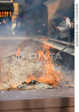 Shanghai Longhua Temple 135484094