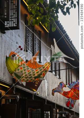 中國上海,半龍天池(春節) 中國上海,半龍天池(春節) 135484390