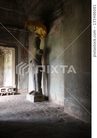 吳哥窟西塔門走廊 135486081