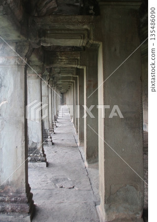 吳哥窟的走廊 吳哥窟的走廊 135486090