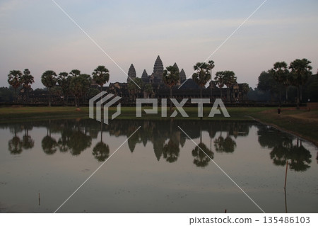 吳哥窟和聖池 135486103
