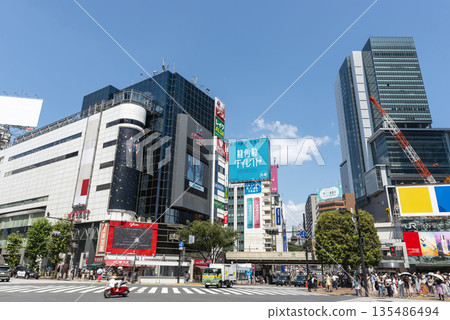 Tokyo cityscape Shibuya scramble crossing 135486494