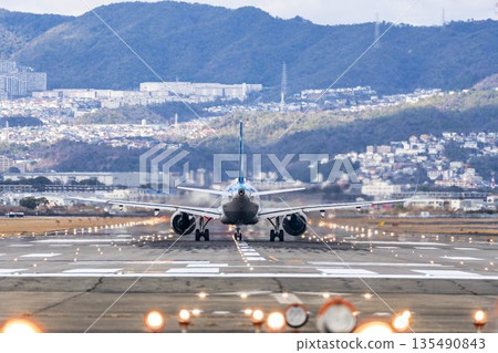 Winter Osaka Airport (Itami Airport) Airplane taking off Toyonaka City, Osaka Prefecture Winter Osaka Airport (Itami Airport) Airplane taking off Toyonaka City, Osaka Prefecture 135490843