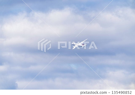 Winter Osaka Airport (Itami Airport) Airplane taking off Toyonaka City, Osaka Prefecture 135490852