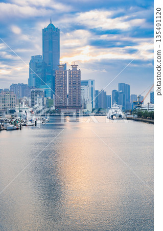 Taiwan Kaohsiung Bay Area morning view Taiwan Kaohsiung Bay Area morning view 135491120