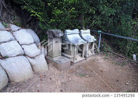 The approach to Suitengu Shrine in Koma Shrine (Hidaka City, Saitama Prefecture) 135491298