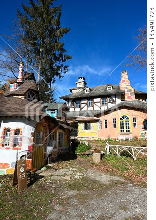 Gingerbread house and autumn leaves (Nagano City, Nagano Prefecture) 135491723
