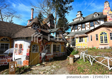 Gingerbread house and autumn leaves (Nagano City, Nagano Prefecture) 135491724
