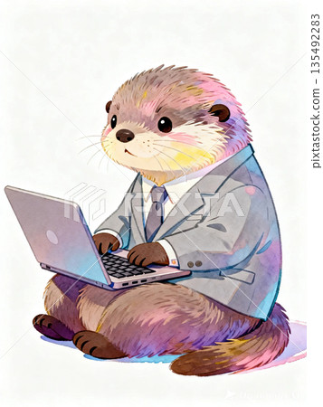 一隻水獺上班族正在電腦前工作 135492283