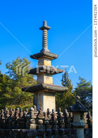 Stone Temple Stone Temple 135492304