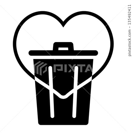 垃圾桶和心形戒指 135492411