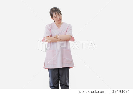Thinking medical staff 135493055