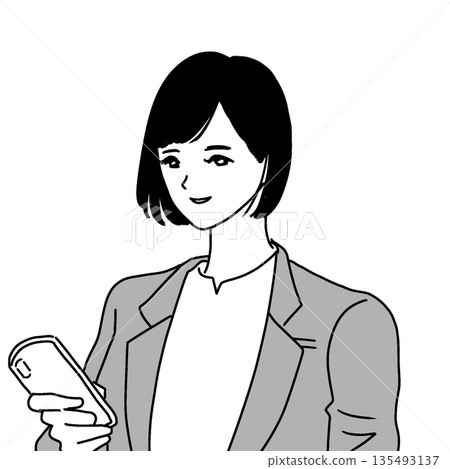 圖：一名女子正在操作智慧型手機（面向左側） 135493137