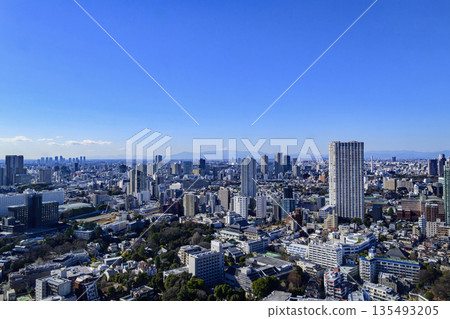 Takanawa Gateway City, Minato-ku, Tokyo New Man Takanawa, 28th floor, view of Mount Fuji and the Tanzawa Mountains from the Green Garden 135493205